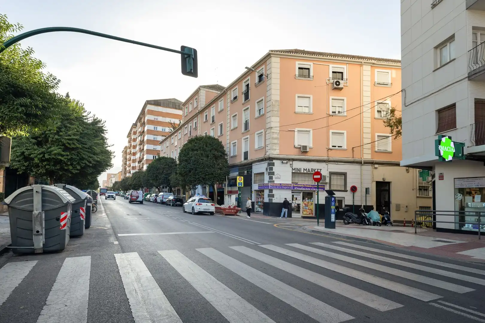 Exterior view of Flat for sale in Granada  with Air Conditioner and Heating