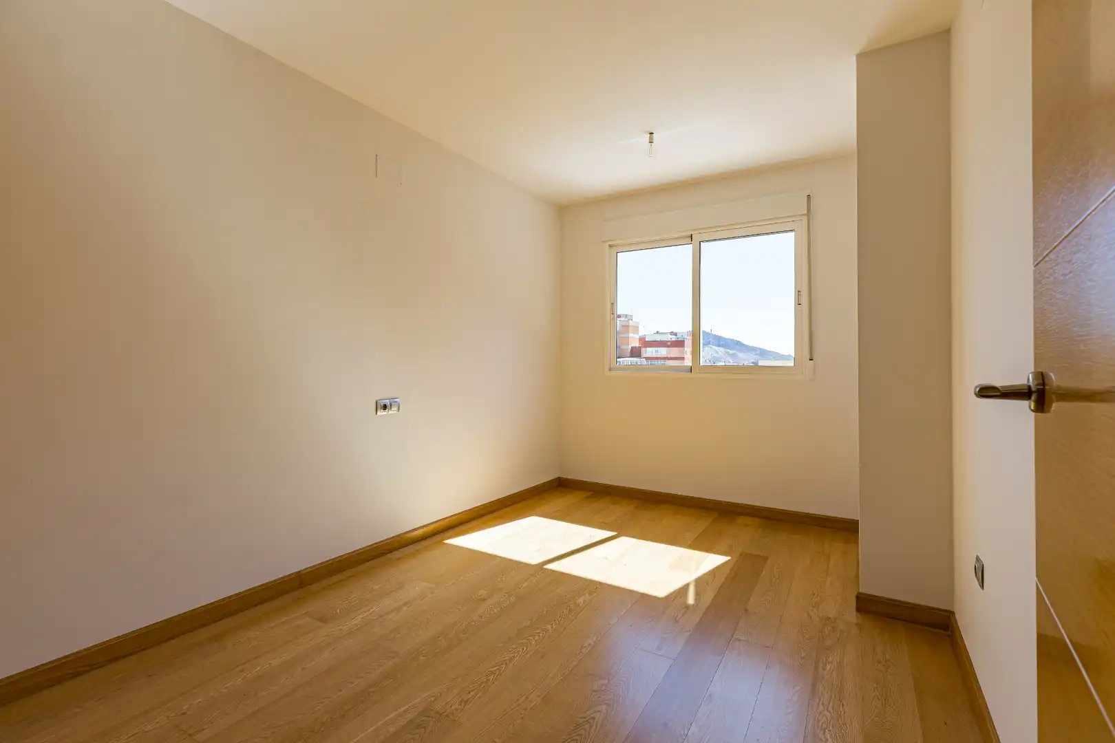 Flat for sale in Avenida Reina Victoria Eugenia, 2, Alameda