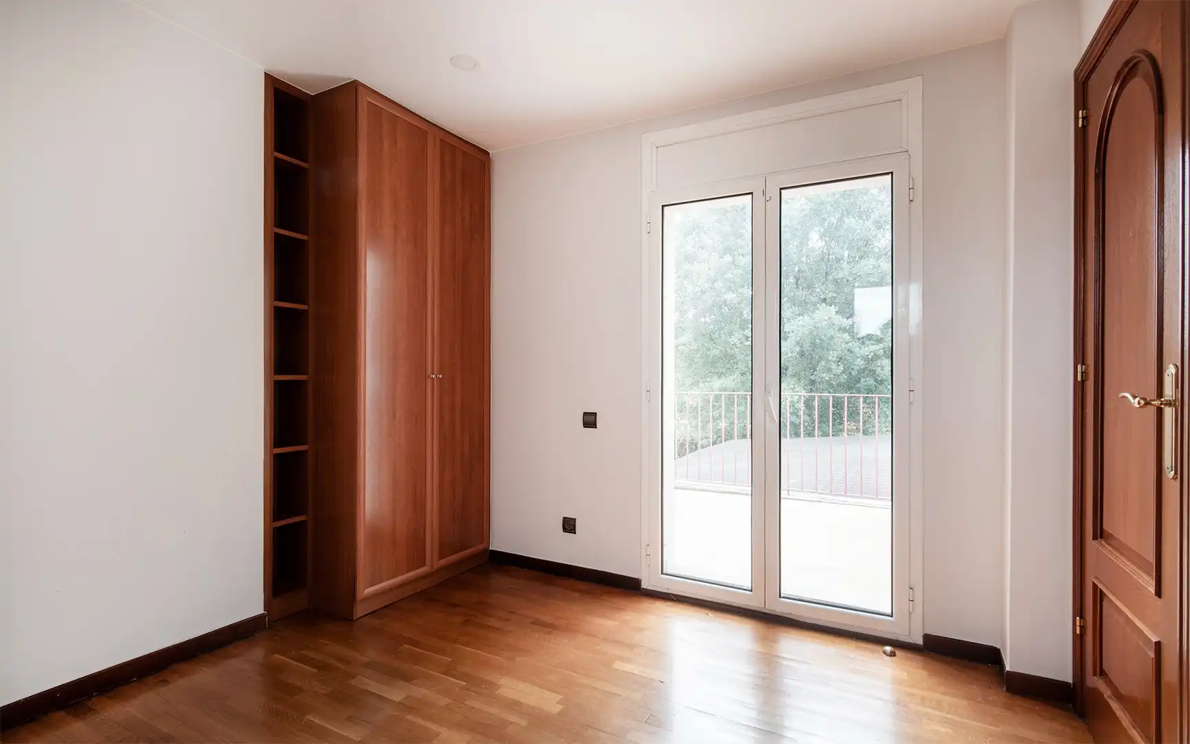 Habitación de Casa o chalet en venta en Sant Boi de Llobregat con Aire acondicionado, Jardín privado y Trastero