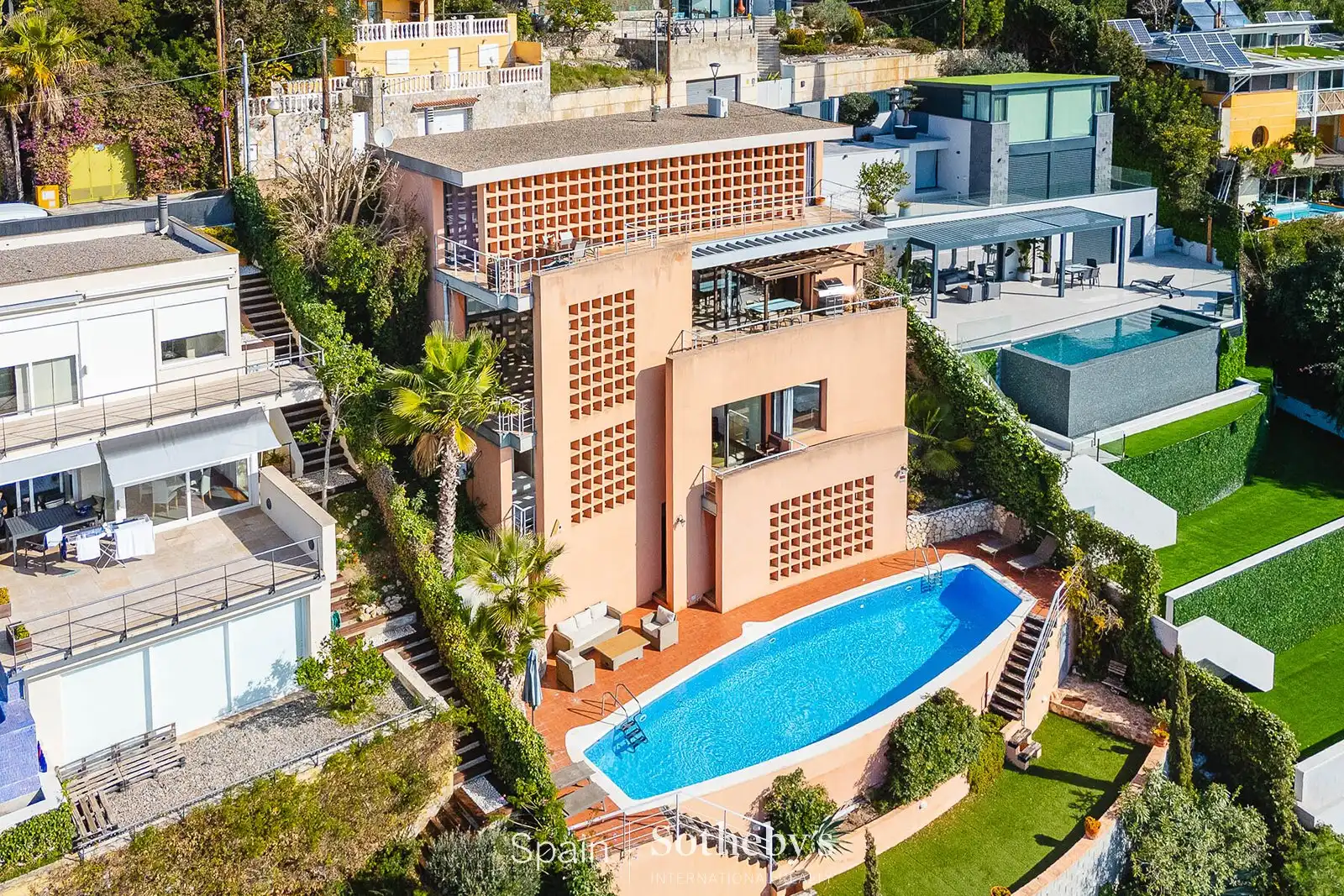 Piscina de Casa o xalet en venda en Sitges amb Aire condicionat, Calefacció i Jardí privat