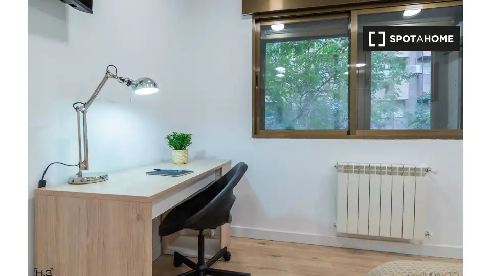 Bedroom of Flat for rent in Madrid  with Air Conditioner, Heating and Furnished