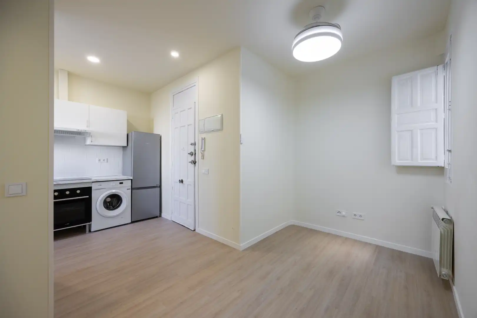 Flat with lift for sale in Calle del Divino Vallés 6