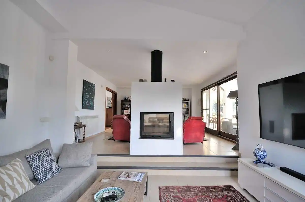 Sala d'estar de Casa o xalet en venda en Cervera del Maestre amb Aire condicionat, Calefacció i Jardí privat