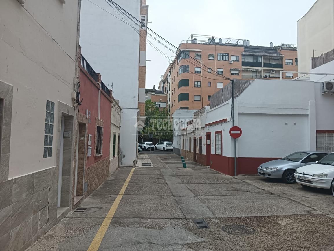 Exterior view of Single-family semi-detached for sale in Badajoz Capital