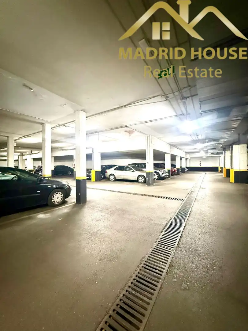 Parking of Attic for sale in Madrid  with Air Conditioner, Heating and Terrace