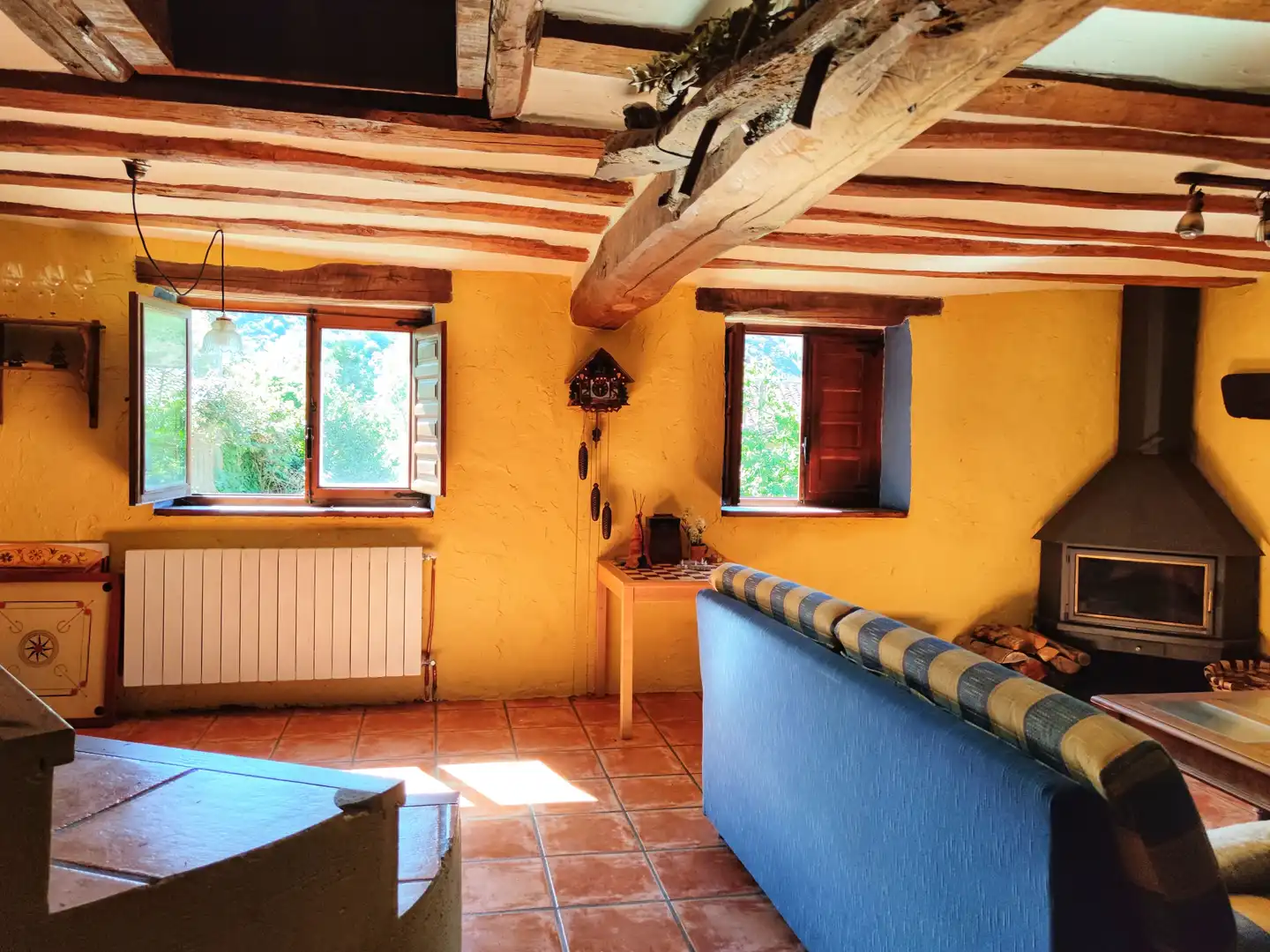 Sala d'estar de Casa o xalet en venda en Ezcaray amb Calefacció, Jardí privat i Moblat