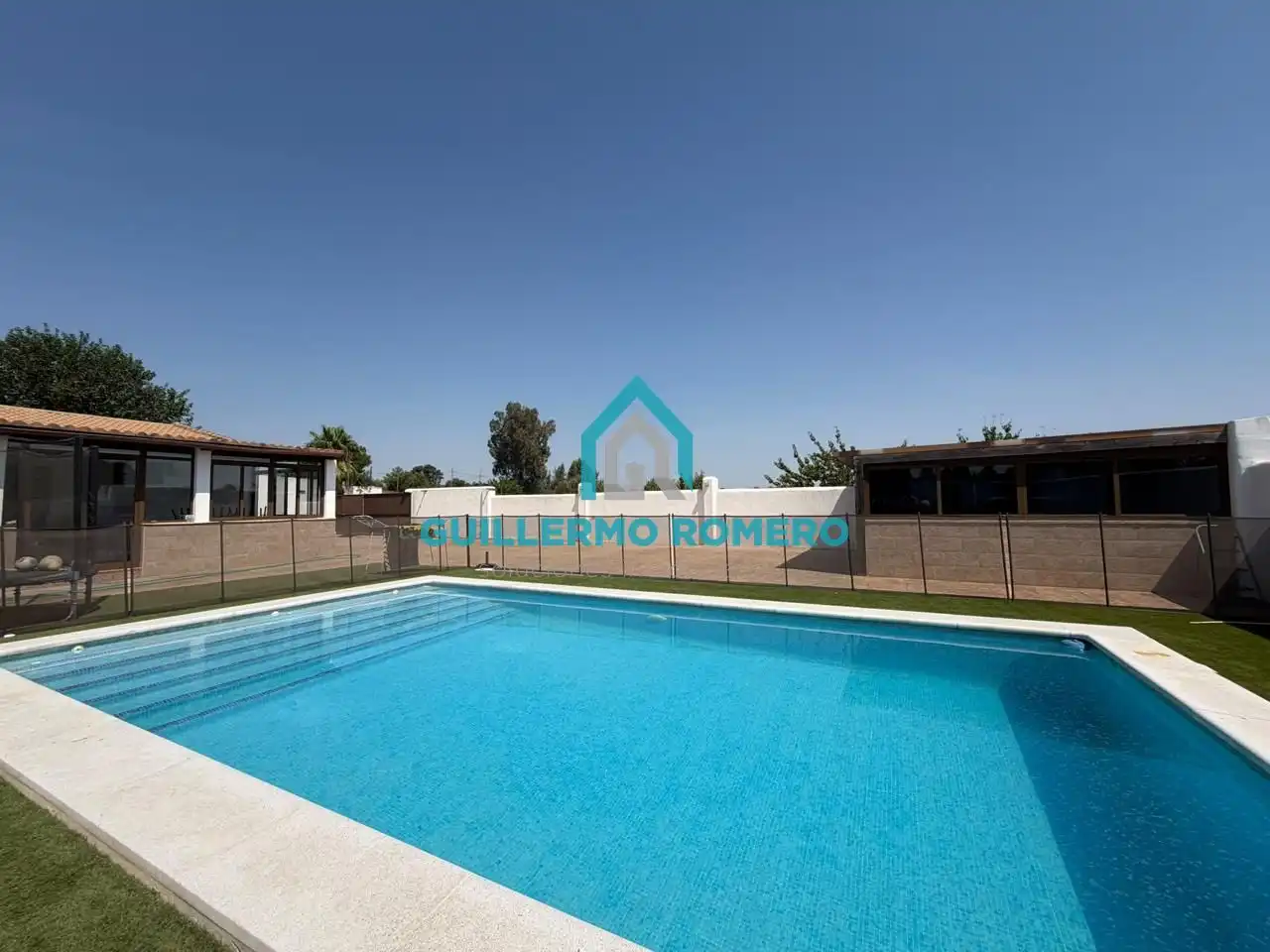 Swimming pool of Country homes for sale in La Puebla del Río