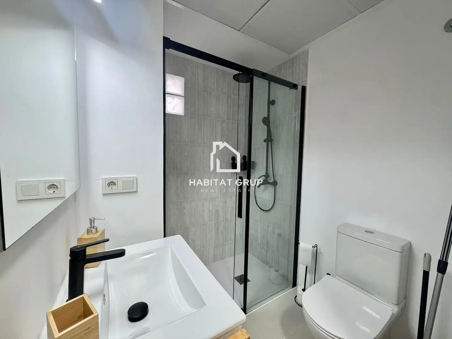Bathroom of Flat for rent in Sant Antoni de Portmany  with Air Conditioner, Heating and Terrace