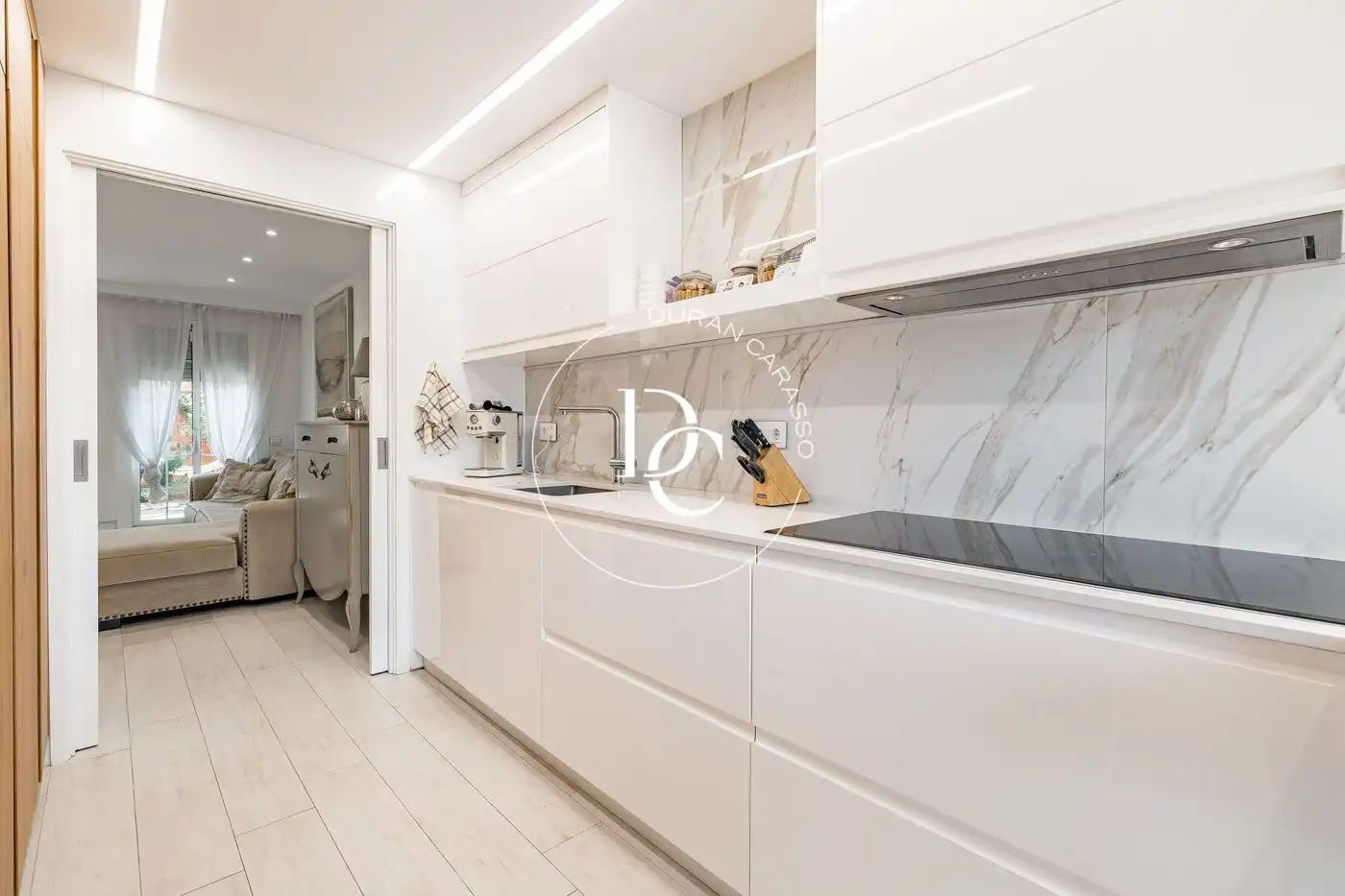 Cocina de Casa o chalet en venta en Sant Joan Despí con Aire acondicionado, Calefacción y Jardín privado