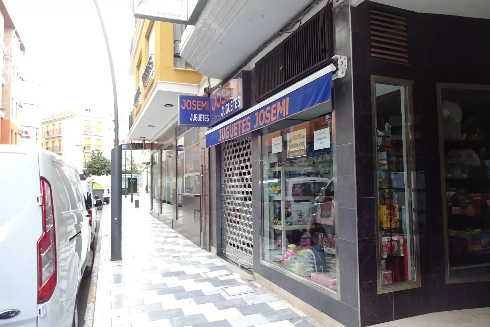 Local comercial en venda a Avenida Portugal 11