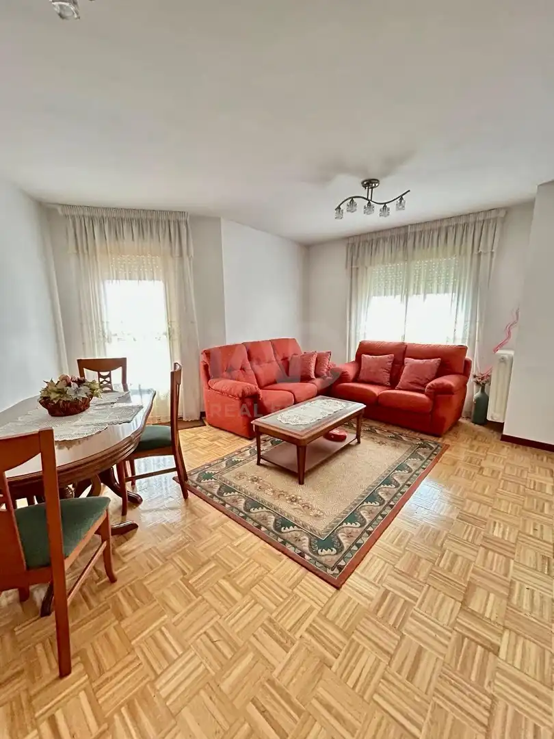 Sala de estar de Piso en venta en La Bañeza  con Calefacción