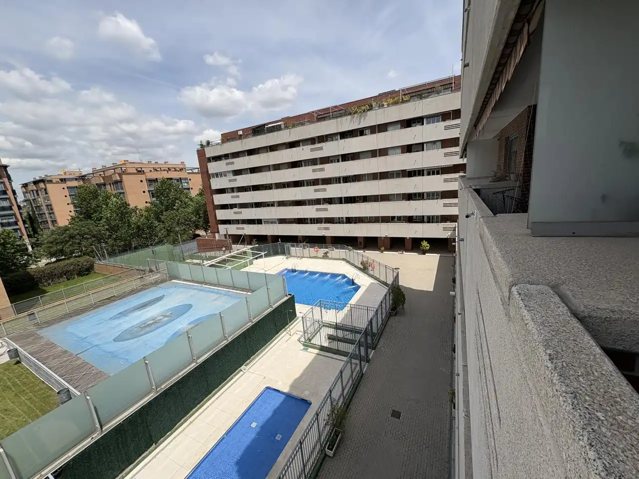 Piscina de Piso en venta en Madrid con Calefacción, Terraza y Trastero