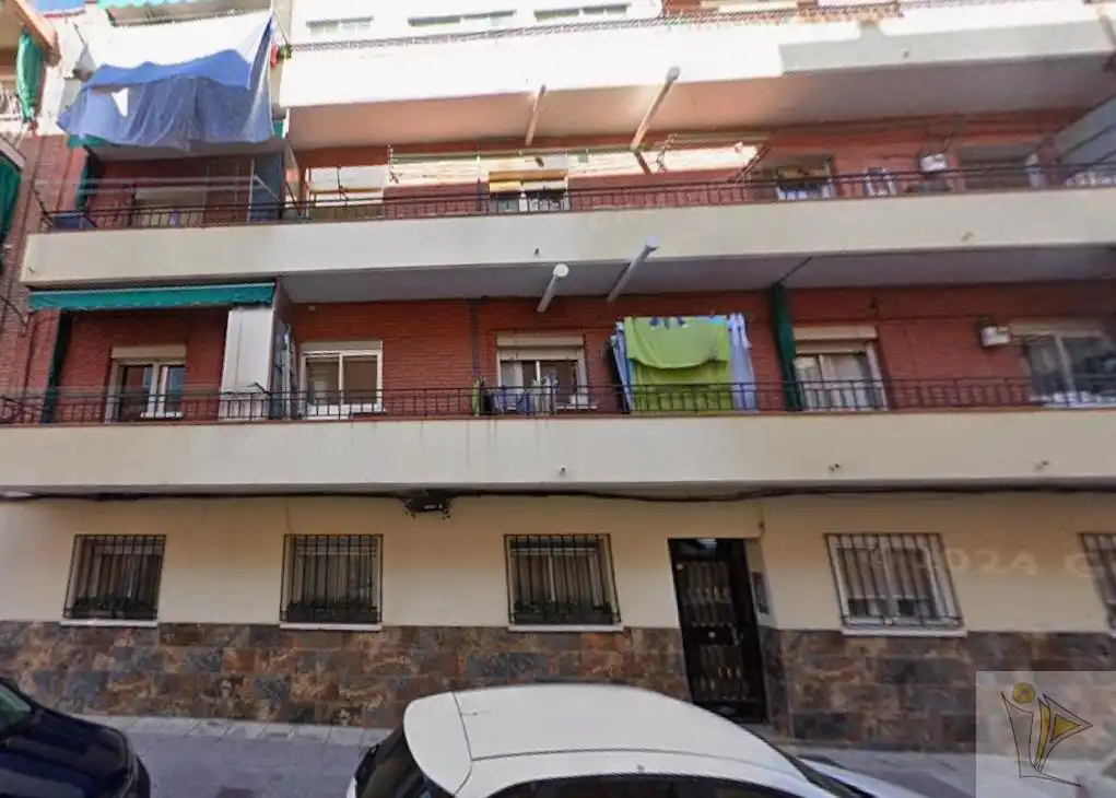 Piso en venta en CL SACRAMENTO , Centro Urbano