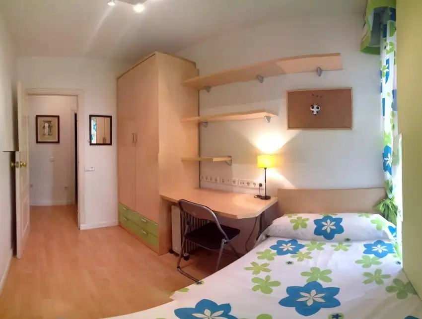 Dormitori de Pis de lloguer en Granada amb Aire condicionat, Calefacció i Parquet