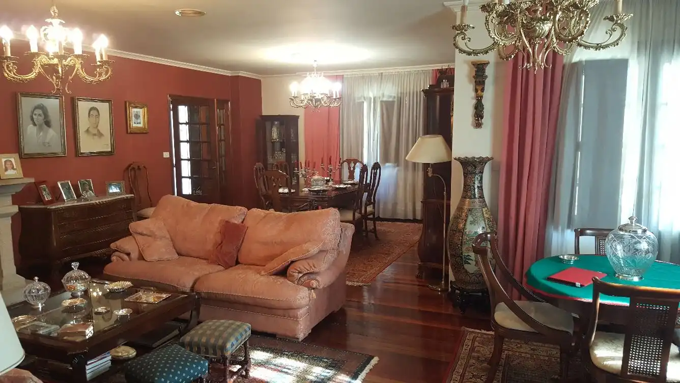 Sala de estar de Casa o chalet en venta en Nigrán con Jardín privado, Piscina y Balcón