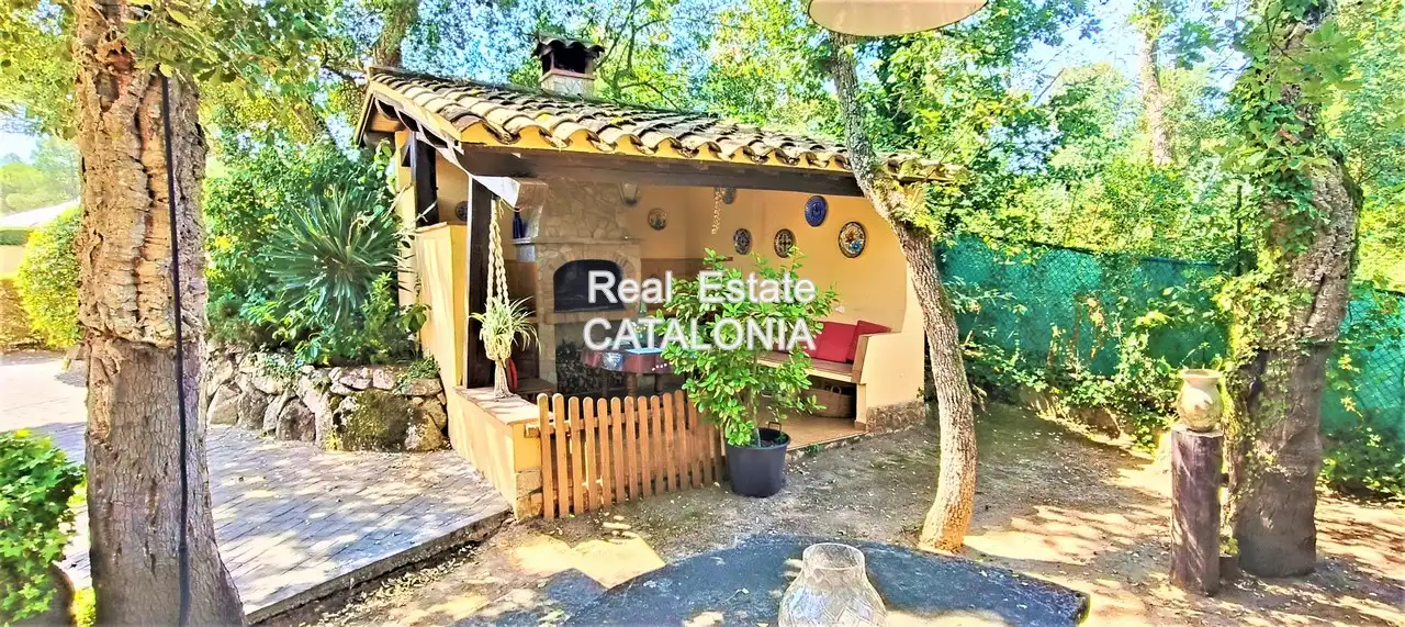 Vista exterior de Casa o xalet en venda en Caldes de Malavella amb Calefacció, Jardí privat i Terrassa