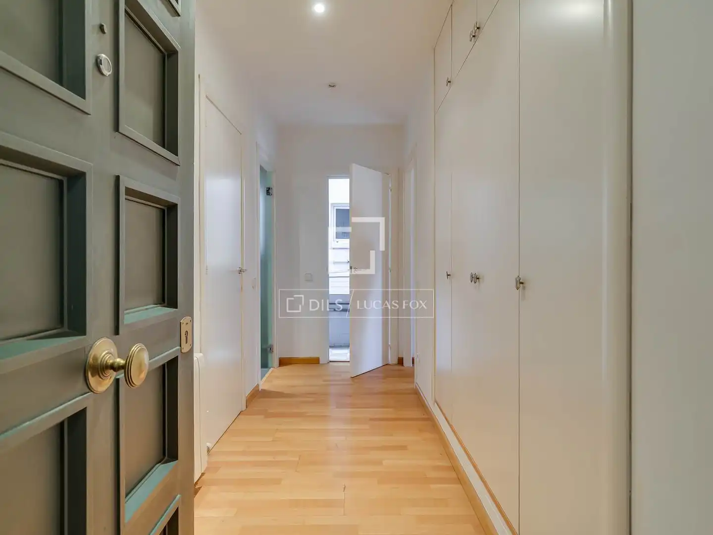 Wohnung zum Verkauf in Barcelona mit Klimaanlage, Heizung und Balkon
