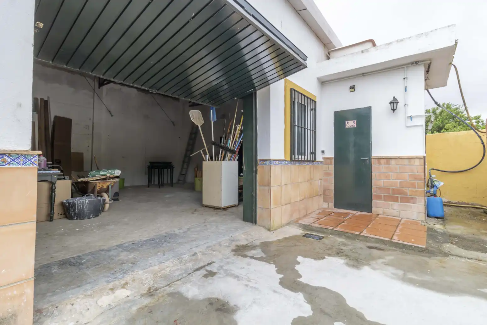 Houses for sale in Carmona  with Air Conditioner, Private garden and Swimming Pool