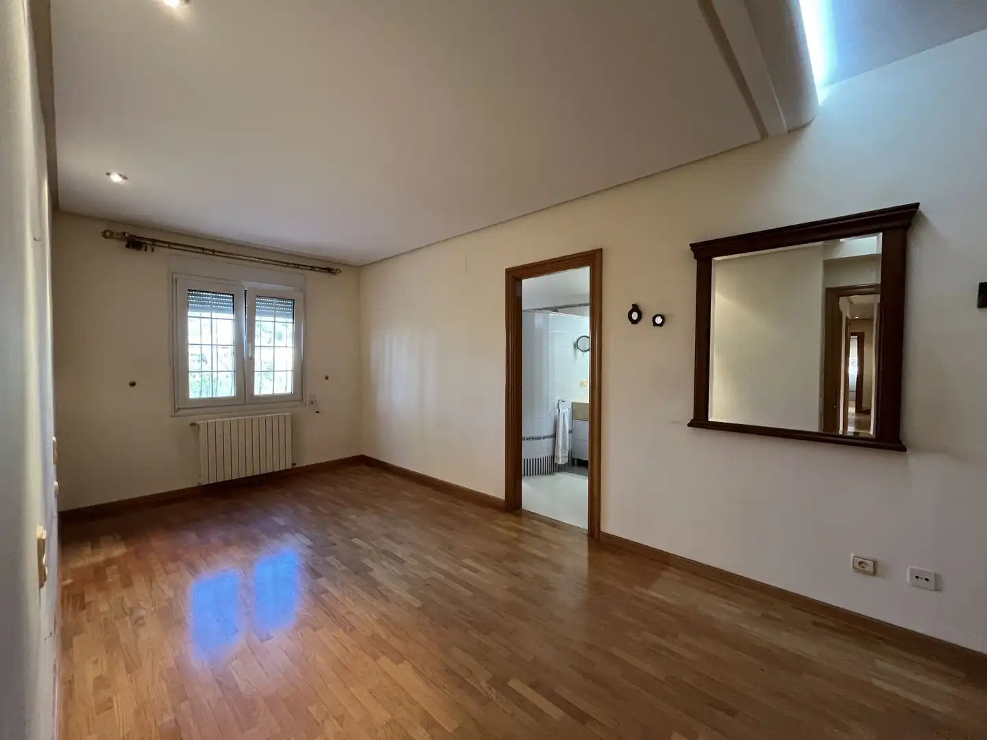 Sala d'estar de Casa o xalet en venda en Ontinyent amb Aire condicionat, Calefacció i Jardí privat