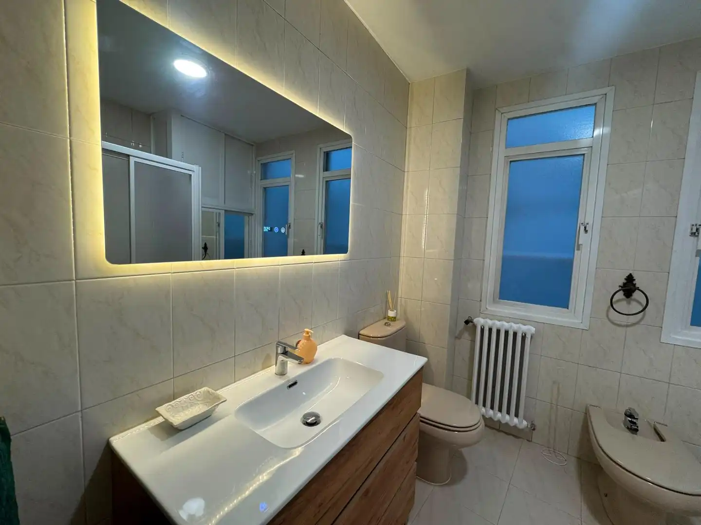 Baño de Piso para compartir en Ourense Capital  con Calefacción, Amueblado y Balcón