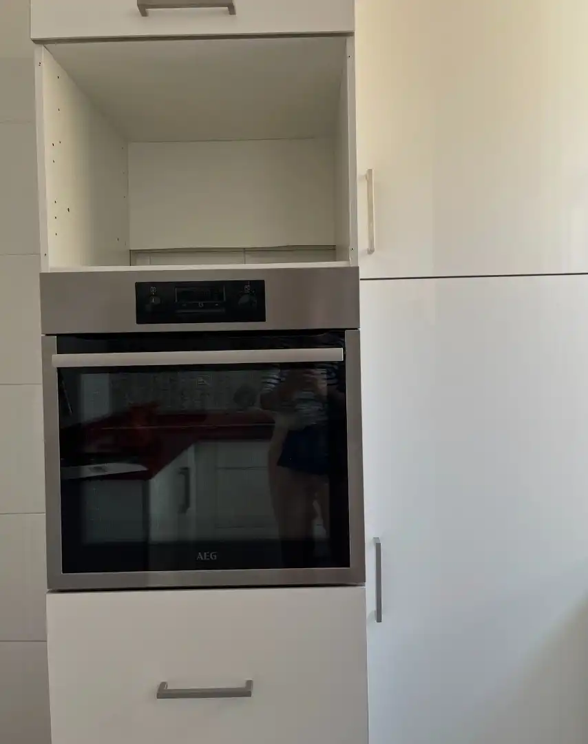 Cuina de Pis en venda en Barcelona amb Forn i Balcó