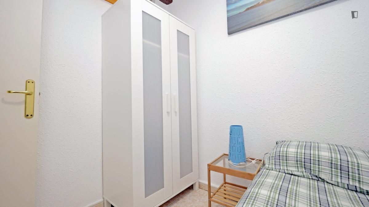 Dormitori de Estudi de lloguer en  Barcelona Capital amb Moblat, Rentadora i Microones