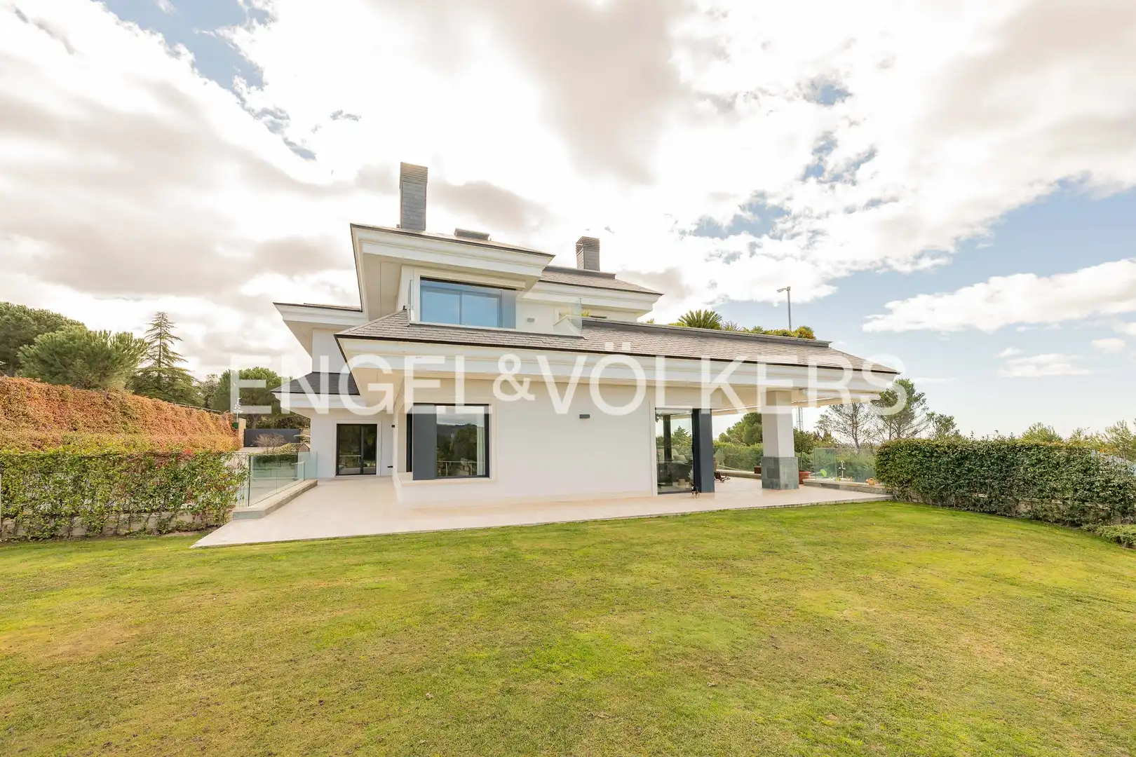 Außenansicht von Haus oder Chalet zum Verkauf in Las Rozas de Madrid mit Klimaanlage, Heizung und Privatgarten
