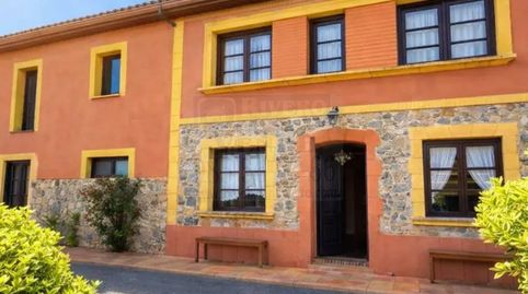 Casa, Cuadra, Tenada-Pajar en San Martín de Podes, costa de Gozón, Asturias, image 2
