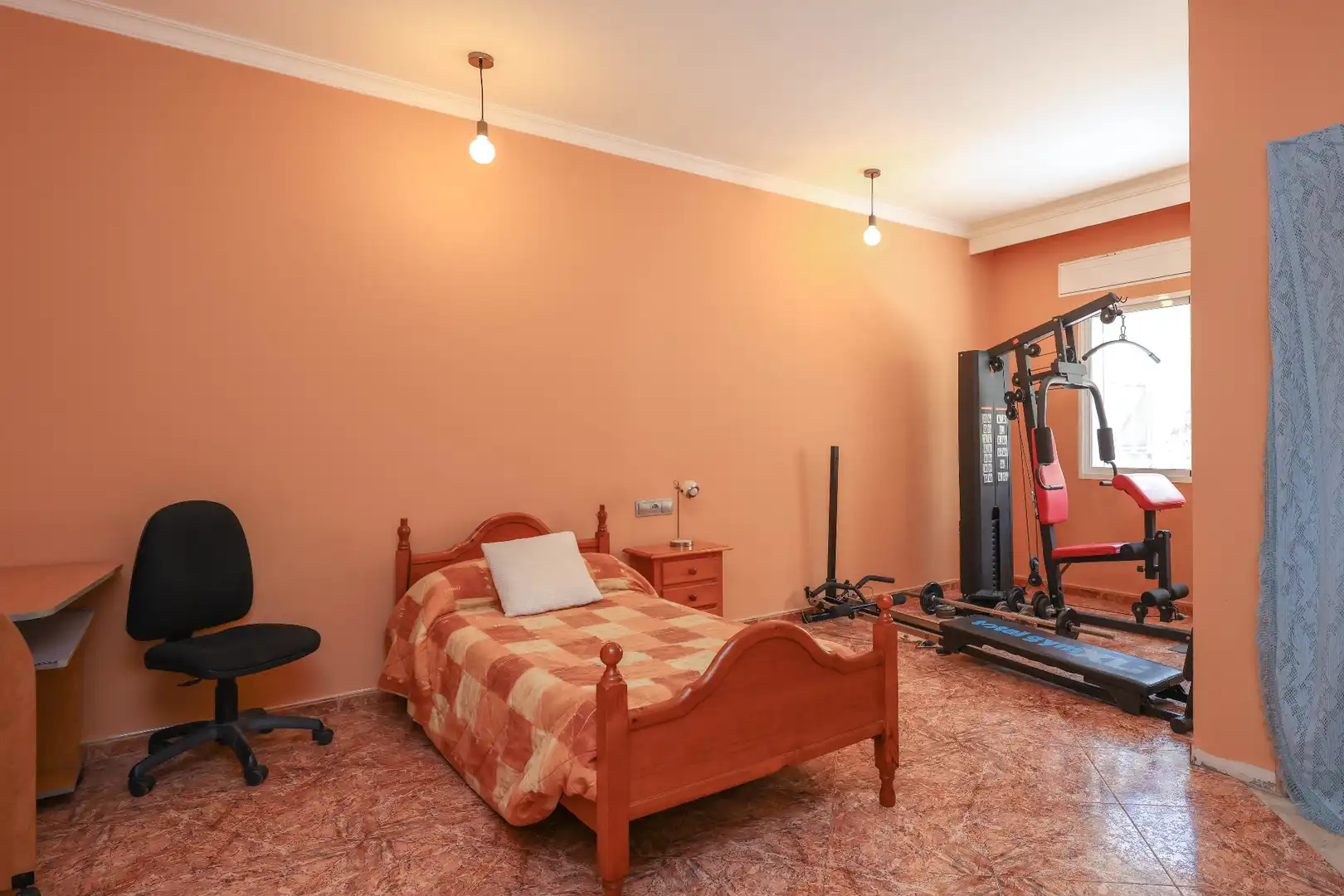 Houses for sale in Monda  with Air Conditioner, Private garden and Storage room
