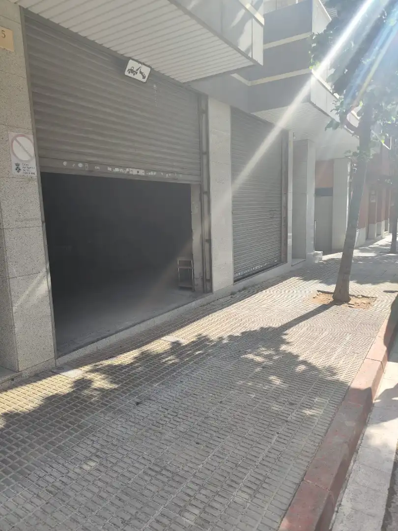 Gewerbefläche zum Verkauf in Carrer Raval Cortines 47