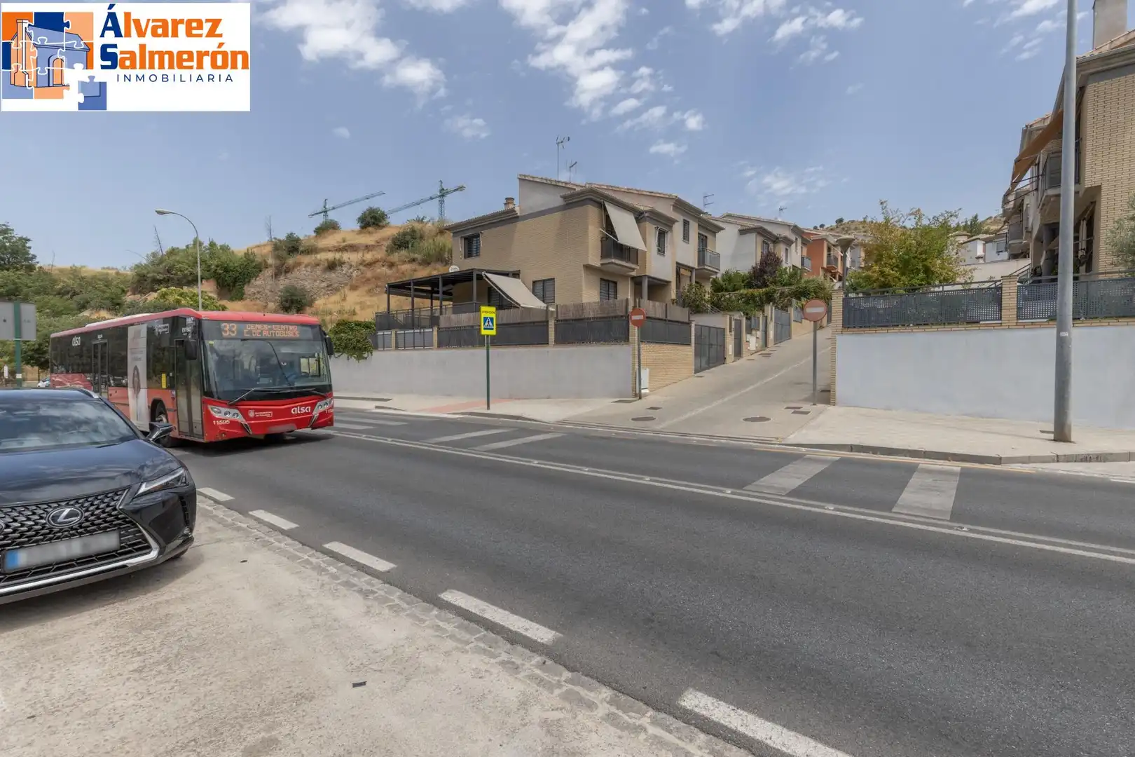 Vista exterior de Casa adosada en venta en Granada con Aire acondicionado, Calefacción y Balcón