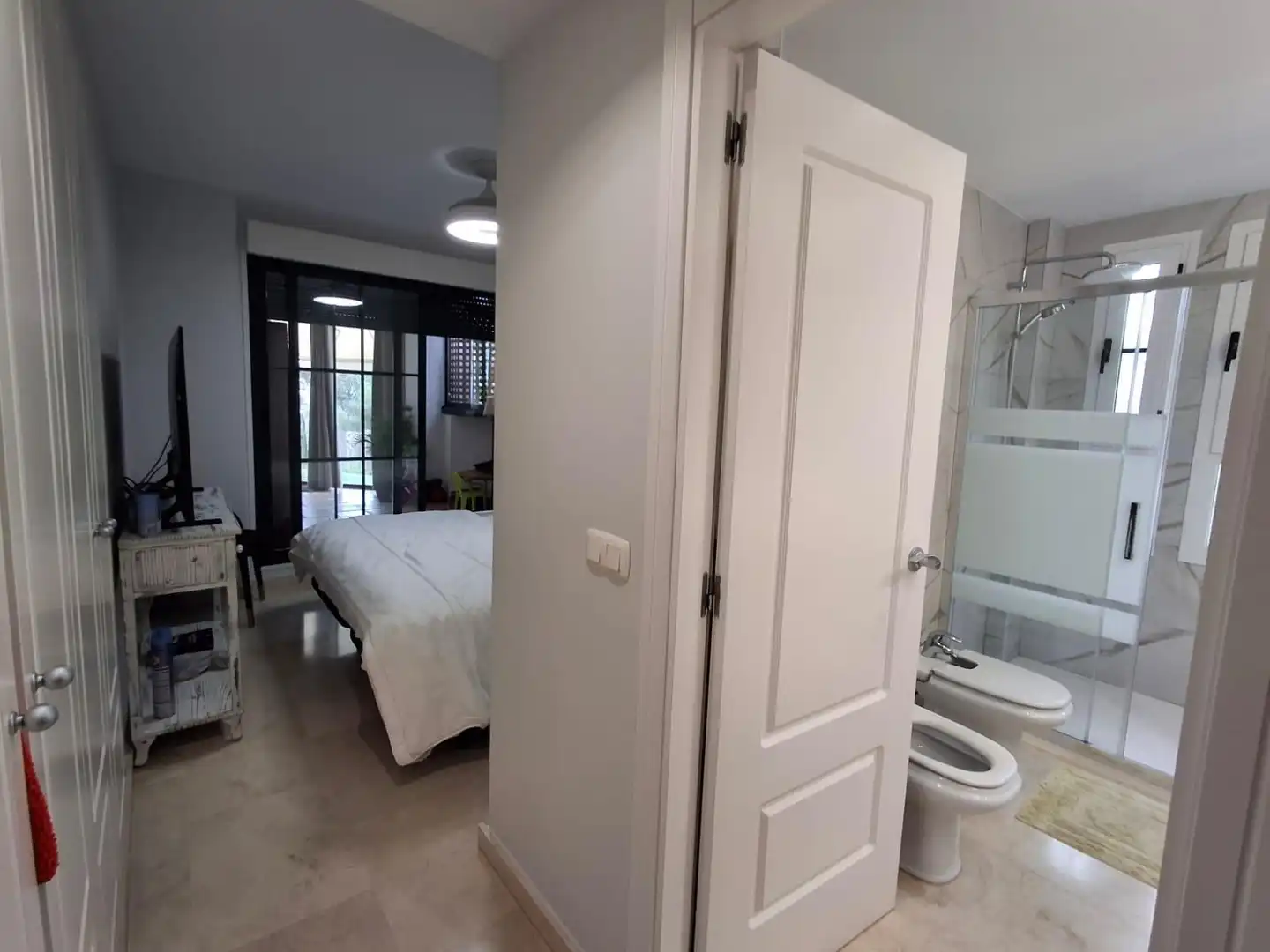 Badezimmer von Erdgeschoss zum Verkauf in Finestrat mit Klimaanlage, Privatgarten und Terrasse
