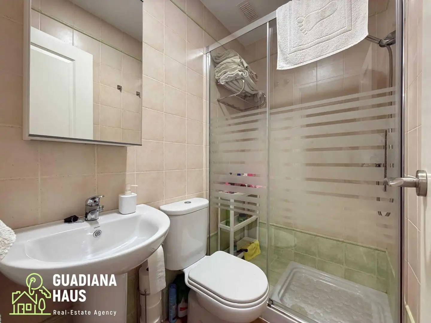 Badezimmer von Wohnungen zum Verkauf in Ayamonte mit Privatgarten, Terrasse und Gemeinschaftspool