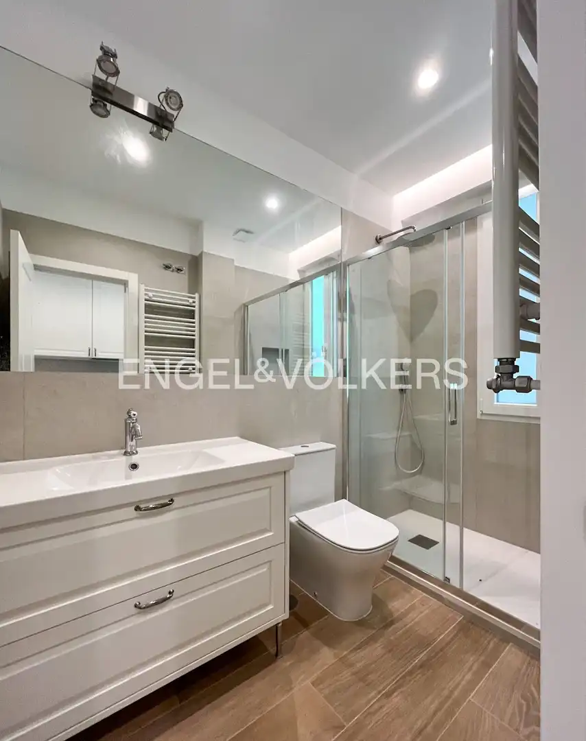 Bathroom of Flat for rent in Arganzuela
