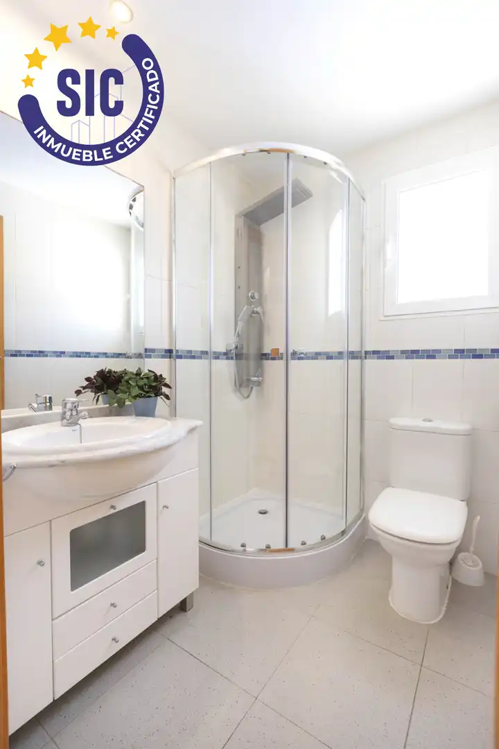 Badezimmer von Wohnung zum Verkauf in Piles mit Klimaanlage, Terrasse und Schwimmbad