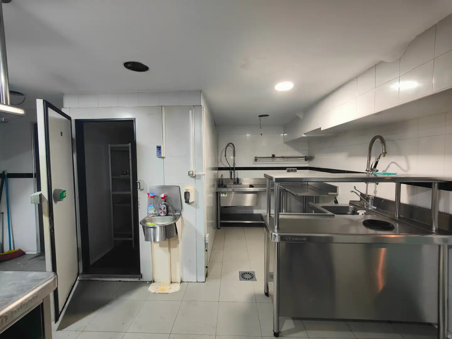 Kitchen of Commercial properties for rent in Vigo   with Air Conditioner