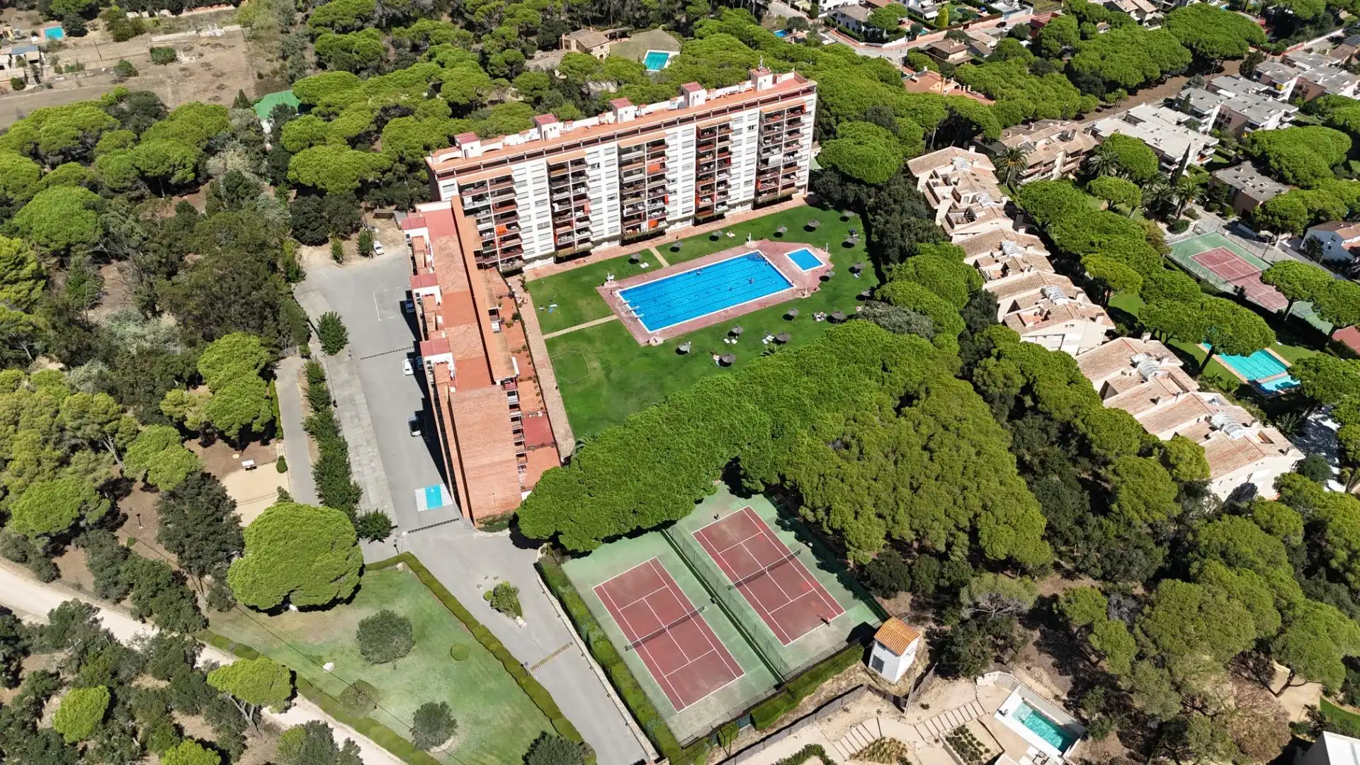 Piscina de Piso en venta en Palafrugell con Aire acondicionado, Calefacción y Jardín privado