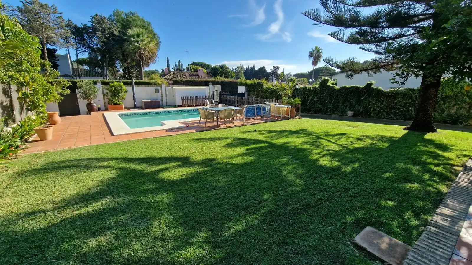 Swimming pool of Detached homes for sale in El Puerto de Santa María  with Air Conditioner, Private garden and Storage room