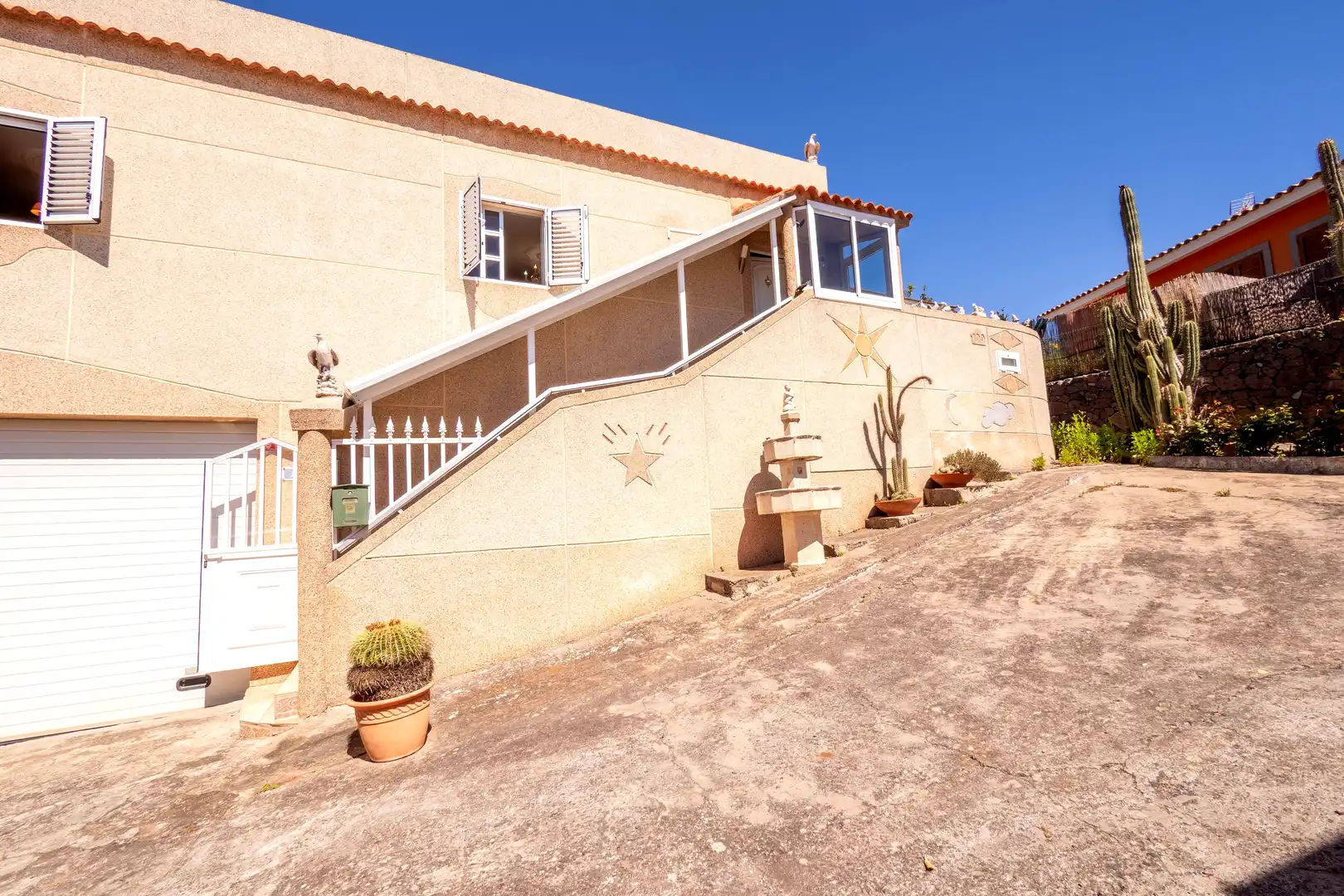 Vista exterior de Casa o xalet en venda en Vega de San Mateo amb Calefacció, Jardí privat i Terrassa