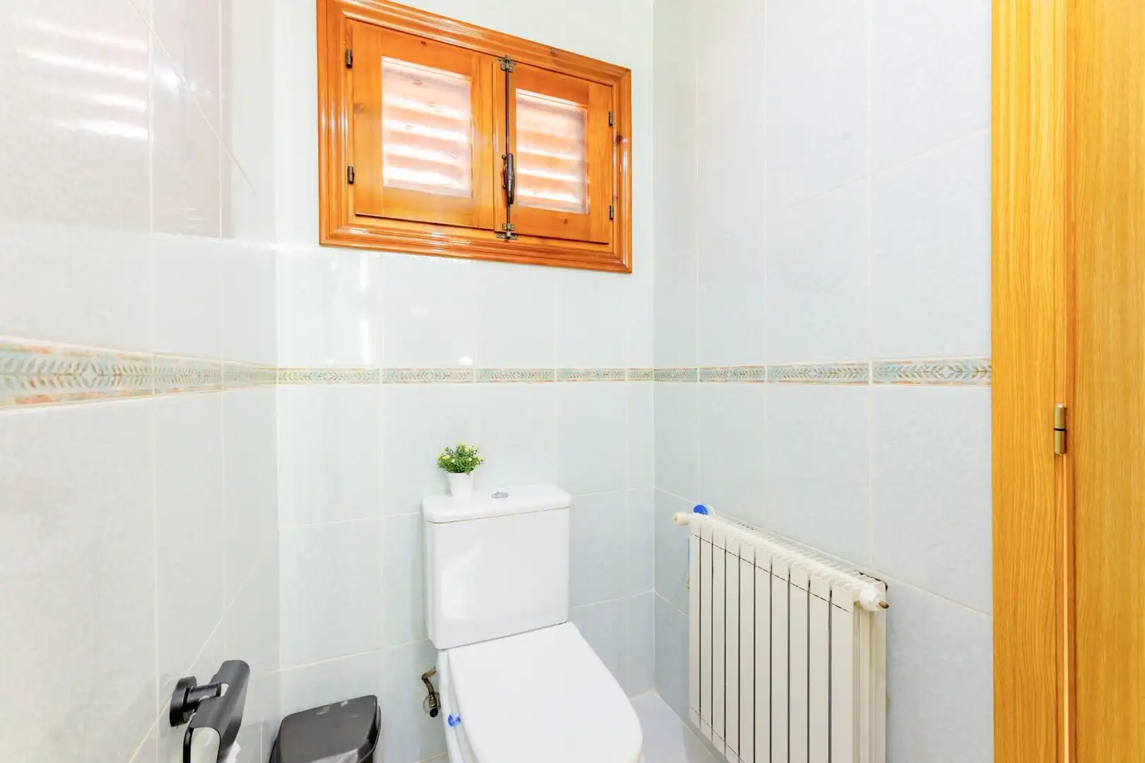 Baño de Casa adosada en venta en Chiva con Aire acondicionado, Calefacción y Terraza