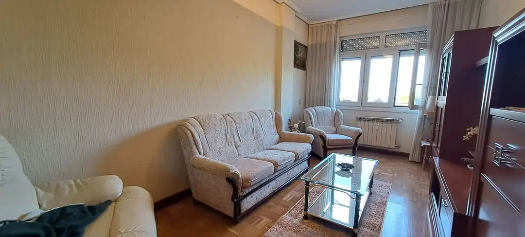 Sala d'estar de Pis en venda en Vitoria - Gasteiz amb Calefacció i Traster