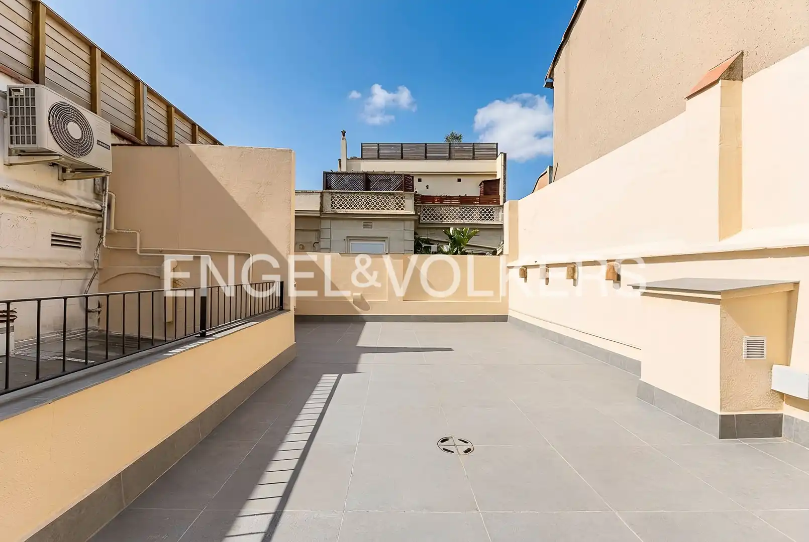Terrassa de Casa adosada en venda en Barcelona amb Aire condicionat, Calefacció i Terrassa