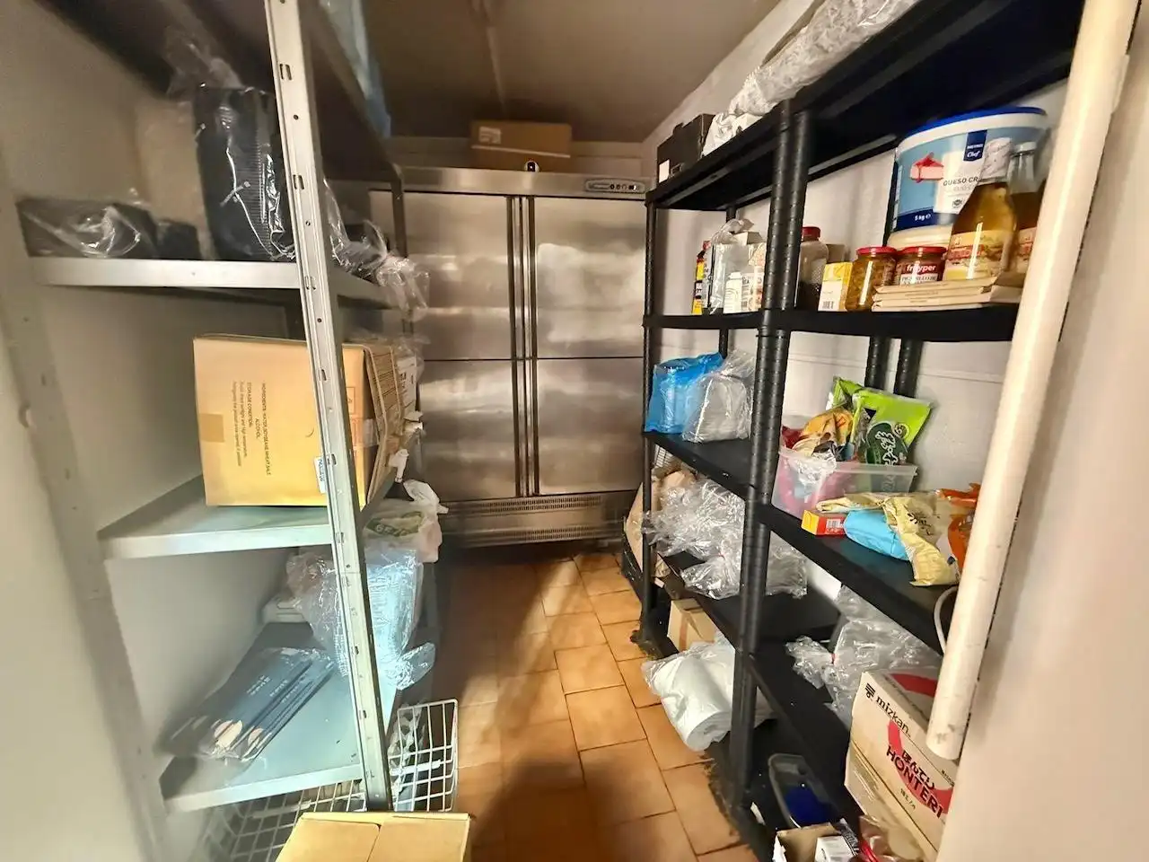 Cuina de Local de lloguer en Orihuela amb Aire condicionat i Moblat
