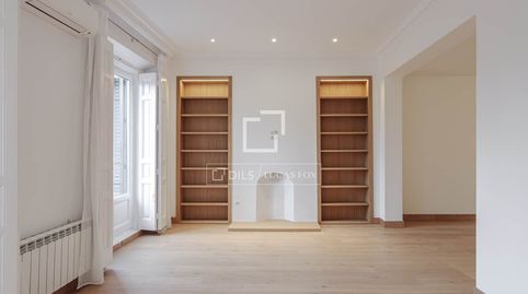 Foto 4 de Pis de lloguer a Jerónimos, Madrid Capital