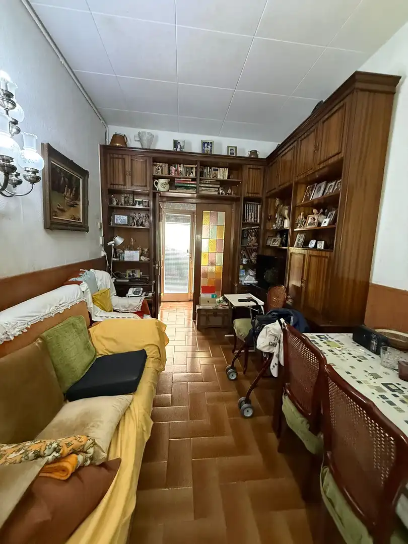 Sala d'estar de Planta baixa en venda en L'Hospitalet de Llobregat amb Terrassa