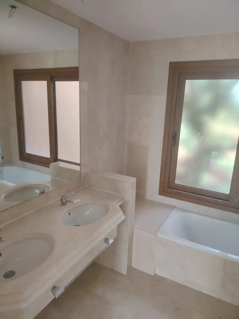 Bany de Casa o xalet en venda en Mijas amb Calefacció, Jardí privat i Terrassa