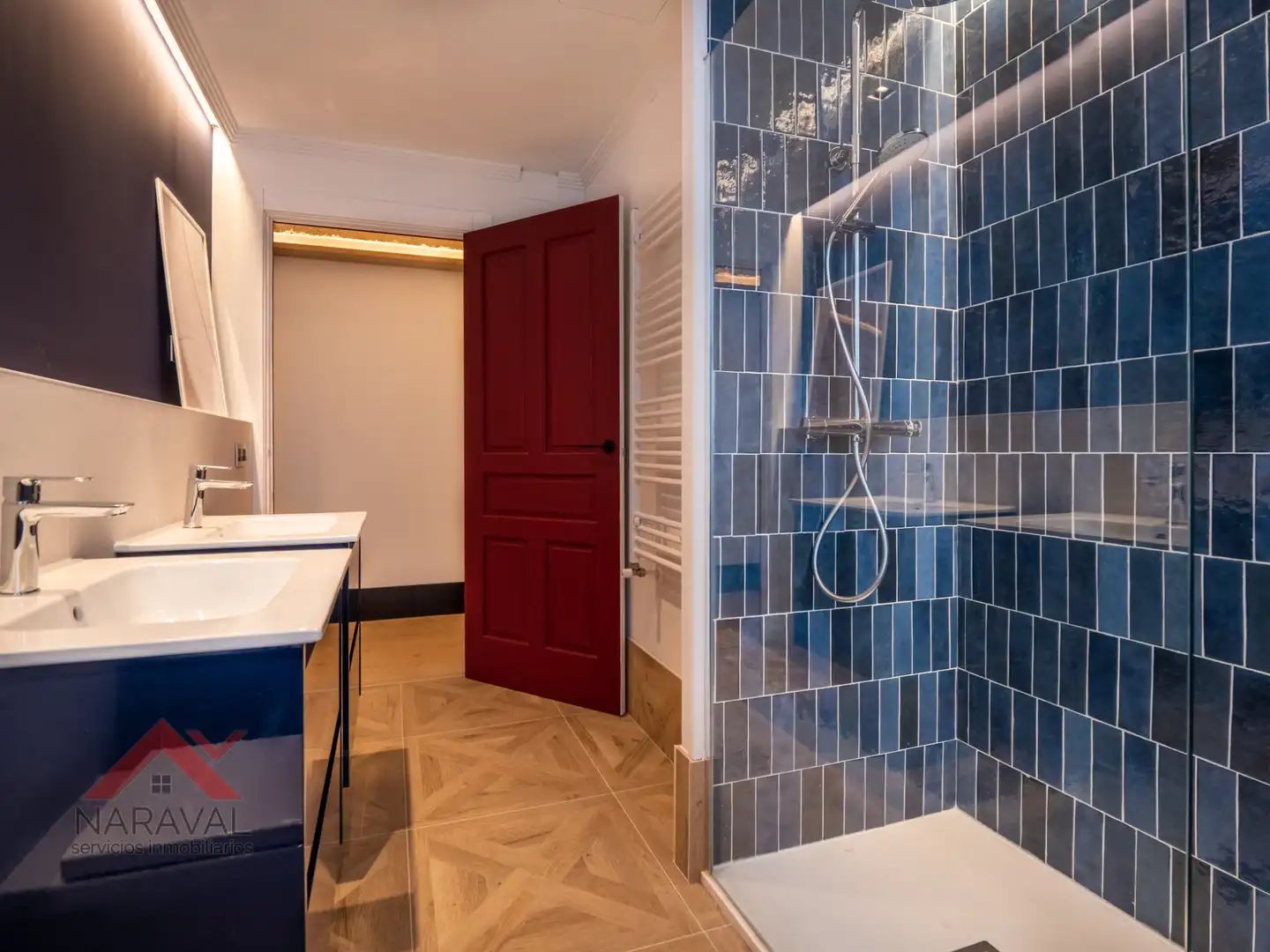 Bathroom of Flat for sale in  Pamplona / Iruña  with Air Conditioner, Heating and Oven