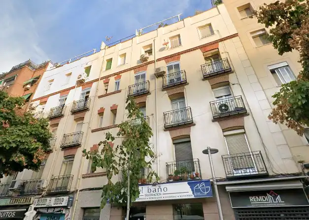 Vista exterior de Piso en venta en Madrid