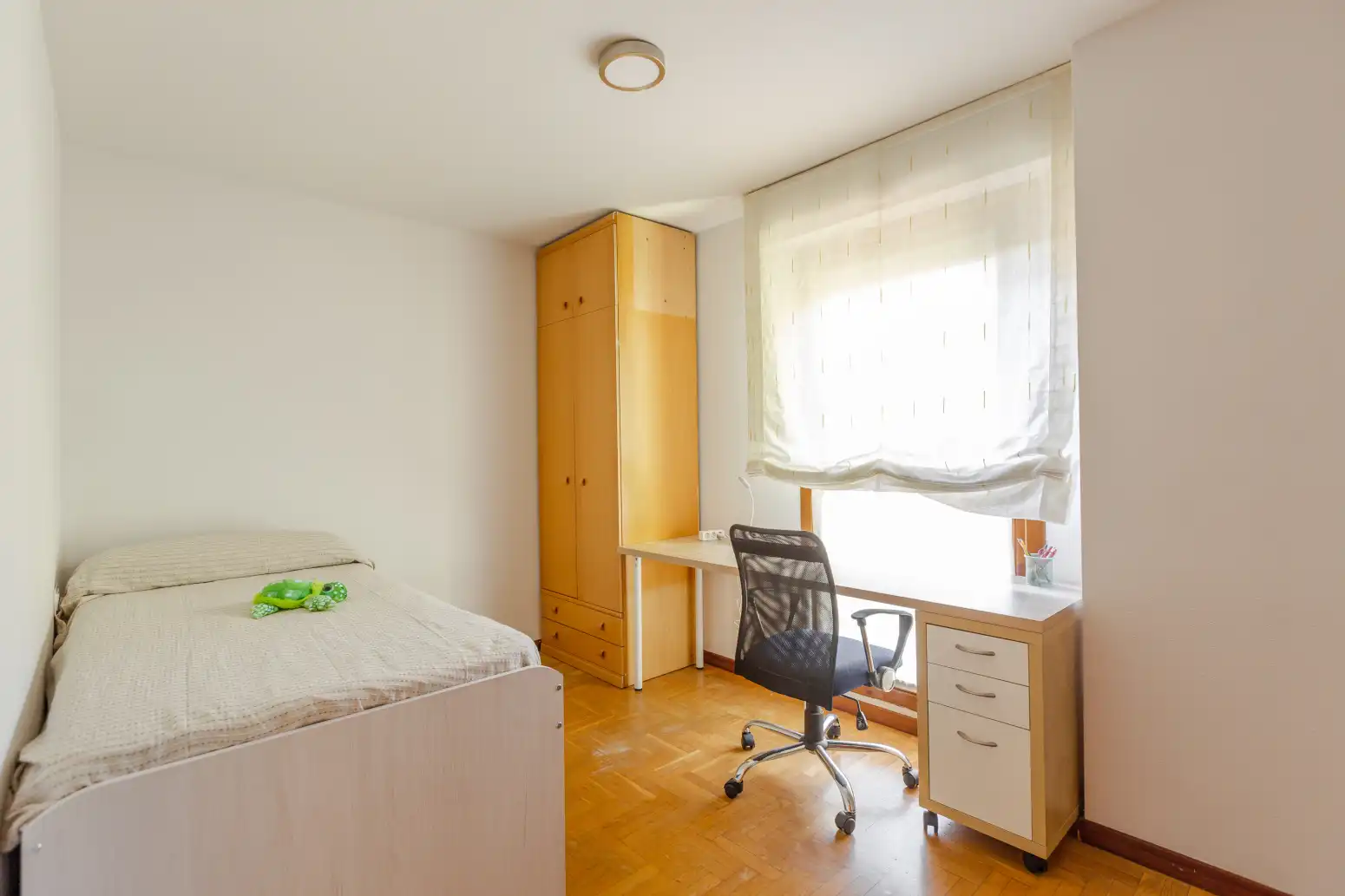 Habitación de Piso en venta en  Pamplona / Iruña con Calefacción, Parquet y Terraza