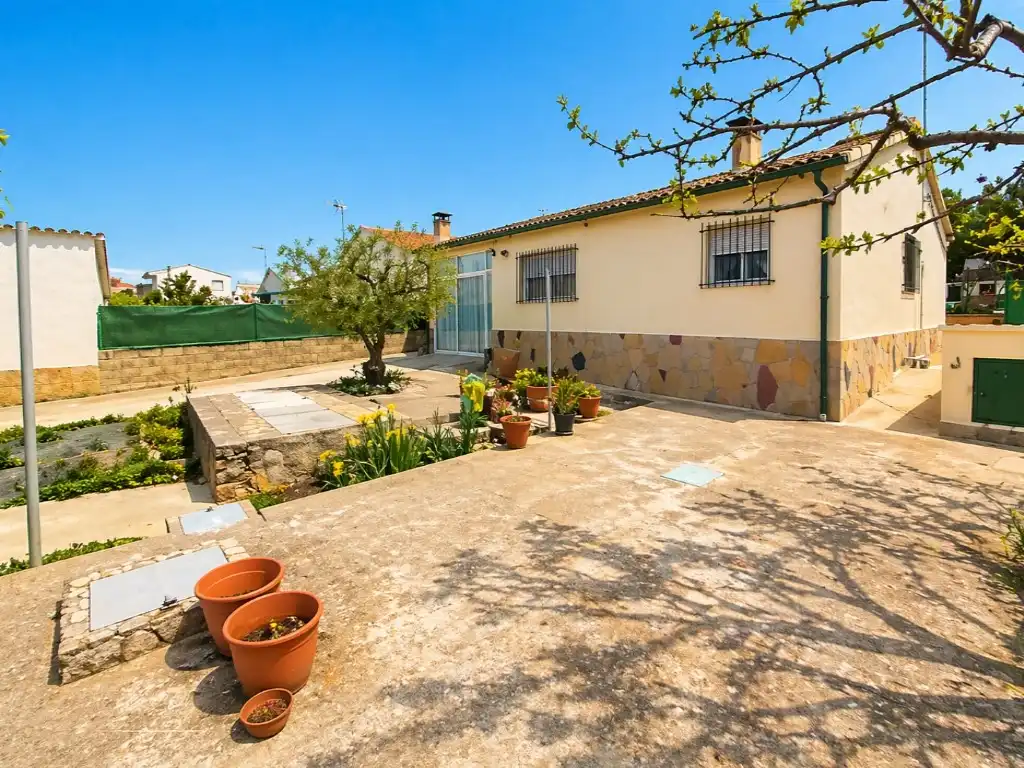 Vista exterior de Casa o chalet en venta en Torrelles de Foix con Horno